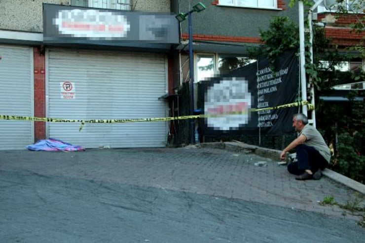 Beyoğlu'nda down sendromlu bir çocuk balkondan atlayarak yaşamını yitirdi