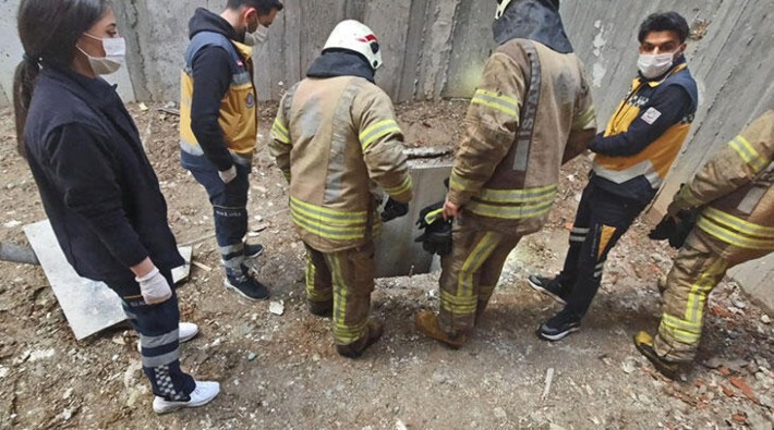 Beyoğlu'nda ilk iş gününde inşaattaki çukura düşen işçi hayatını kaybetti