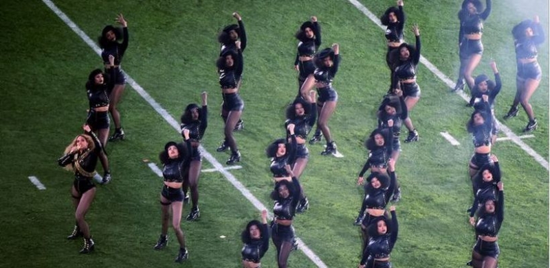 Beyonce'nin gösterisine ırkçılık tepkisi!
