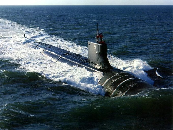 Bir çift nükleer denizaltılar hakkında bilgi sızdırmaktan tutuklandı