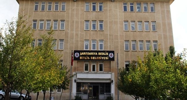 Bitlis Belediyesi'ne operasyon!