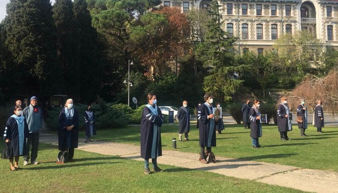 Boğaziçi Üniversitesi'nde uzaklaştırılan 4 akademisyenden 3'ü göreve iade edildi