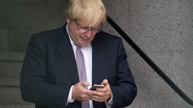 Boris Johnson'ın kişisel telefon numarası 15 yıldır internet ortamında