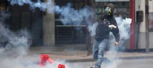 Brezilya'da grevdeki öğretmenlere sert  polis müdahalesi!