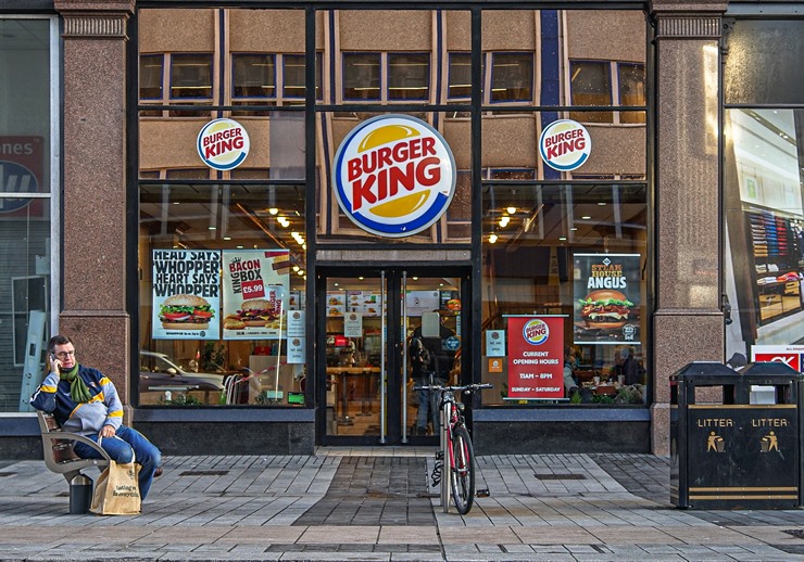 Burger King 'Kadının yeri mutfaktır’ tweet’i için özür diledi