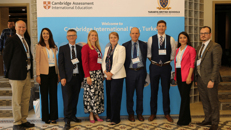Cambridge profesörlerinden İstanbul’da öğretmenlere eğitim konferansı