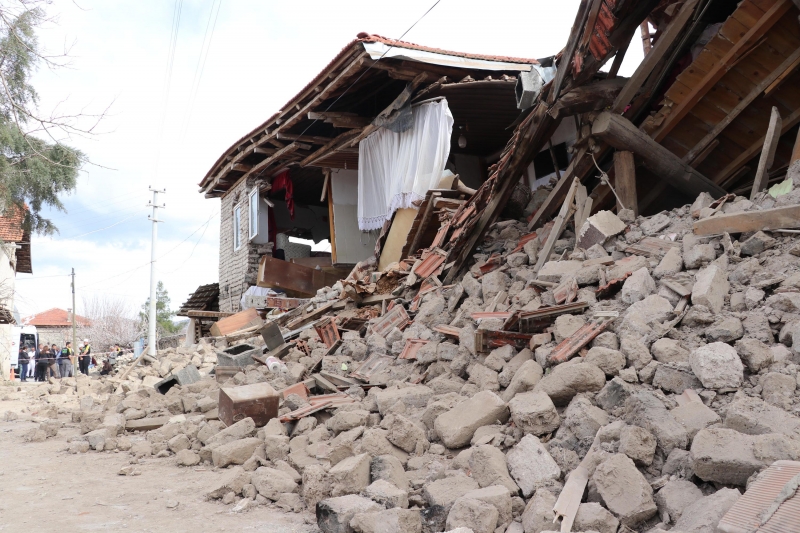 Çevre ve Şehircilik Bakanı'ndan Denizli depremine ilişkin açıklama: 22 yaralı, 278 yapıda hasar var