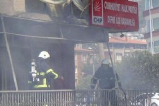 CHP binasında yangın çıktı!