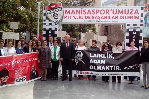 CHP Kadın Kolları 'Laiklik adam olmaktır' pankartı açtı! 
