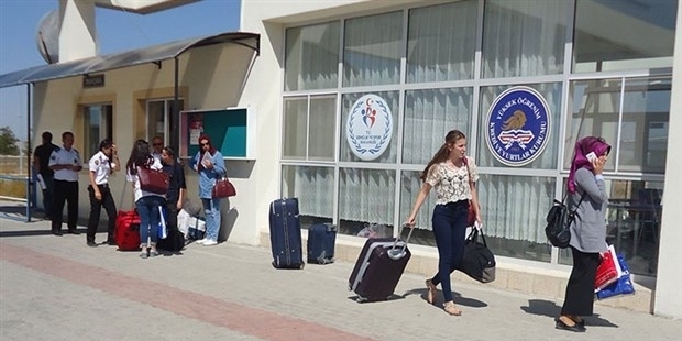 CHP'li vekil: Yurtlarda öğrenciler zorla sabah namazına mı kaldırılıyor?