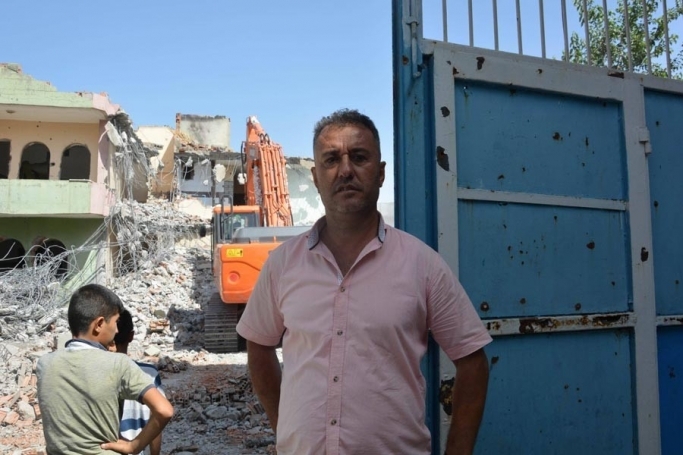 Cizre'de evleri yıkılan halk kalacak yer bulamıyor!