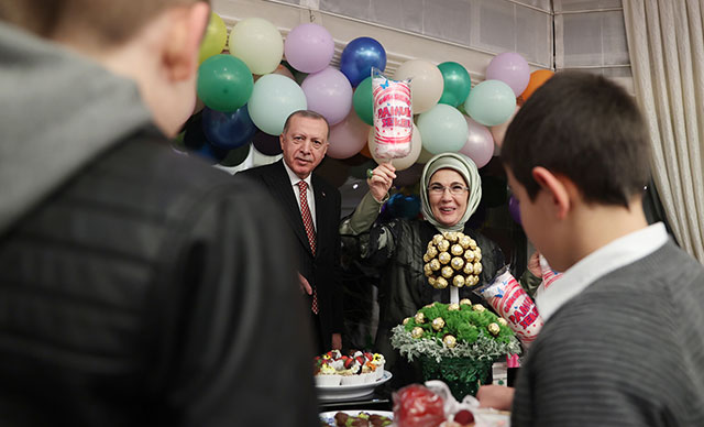Cumhurbaşkanı Erdoğan, 23 Nisan'da toplu iftar yaptı