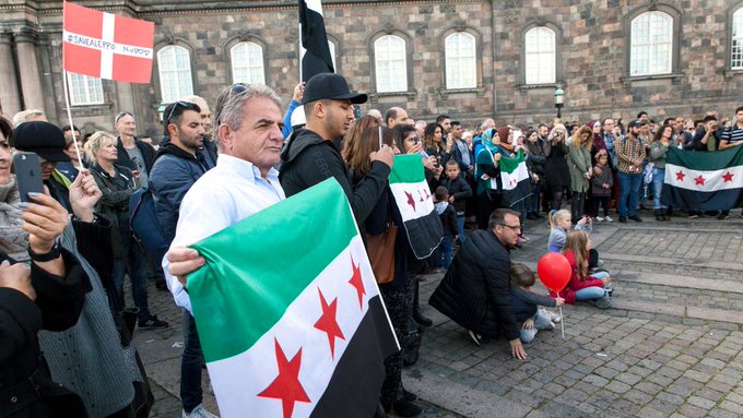 Danimarka Suriyeli sığınmacıların geçici oturma izinlerini iptal ediyor