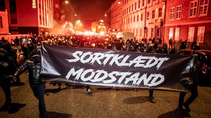 Danimarka'da covid-19 önlemlerine karşı gösteri düzenlendi