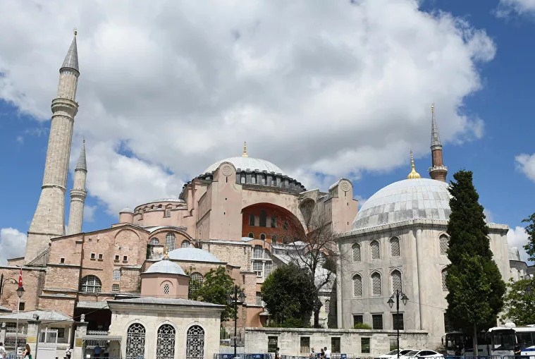 Danıştay, Ayasofya'nın camiden müzeye dönüştürülmesi kararını iptal etti