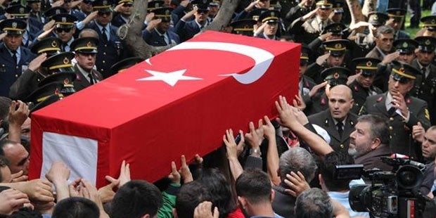 Diyarbakır roketatarlı saldırı! 1 asker yaşamını yitirdi...