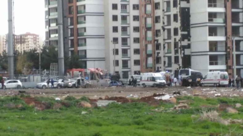 Diyarbakır'da bombalı saldırı: Altı polis hayatını kaybetti, 14'ü polis 23 yaralı var