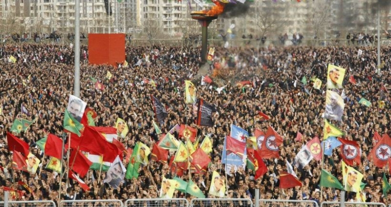 Diyarbakır'da Nevruz Tertip Komitesi gözaltına alındı!