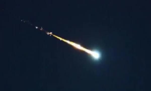 Dünyaya büyük bir meteor çarptı!