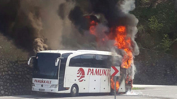 Düzce'de yolcu otobüsünde yangın