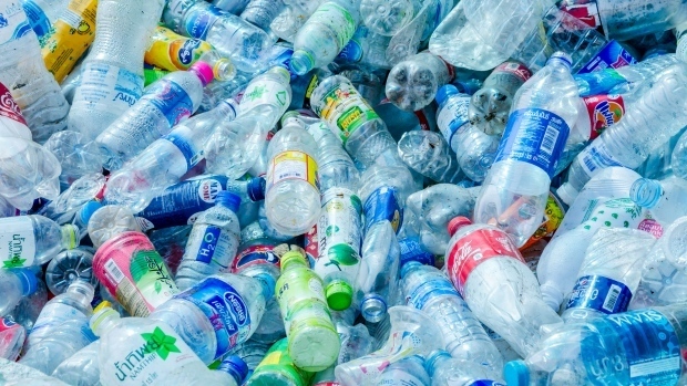 Edirne Belediyesi pet şişe getirene bez torba veriyor