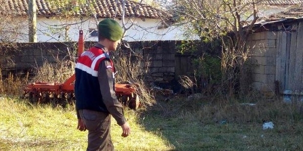 Edirne'de ağaçtan düşen 68 yaşındaki kişi hayatını kaybetti