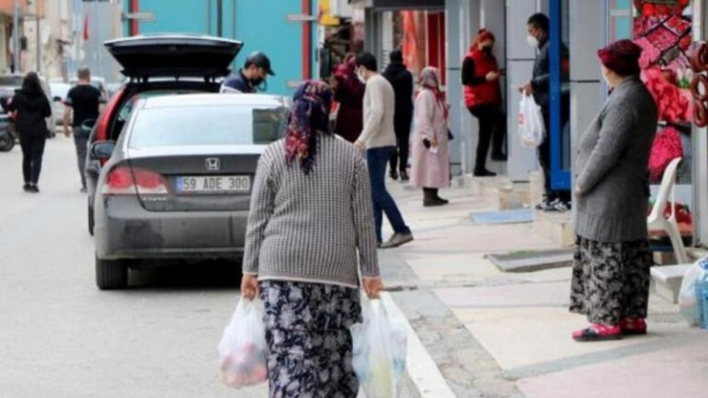 Edirne'de evine uzak markete gidenlere para cezası kesildi