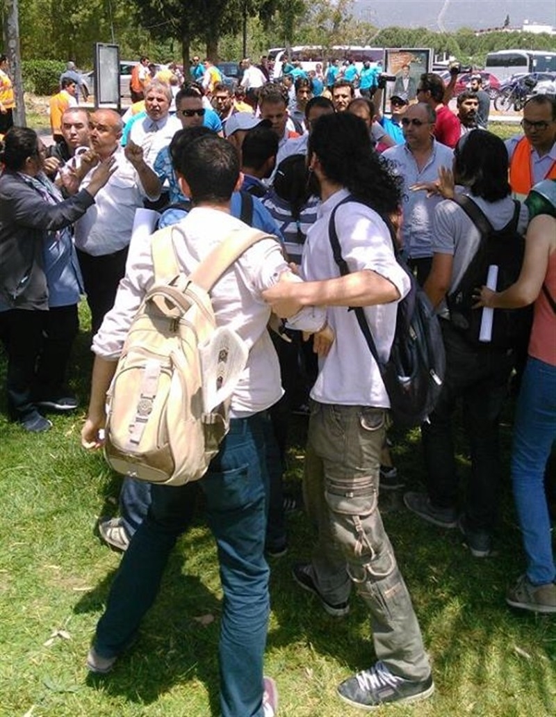 Ege Üniversitesi'nde hayvan özgürlüğü aktivistlerine saldırı!