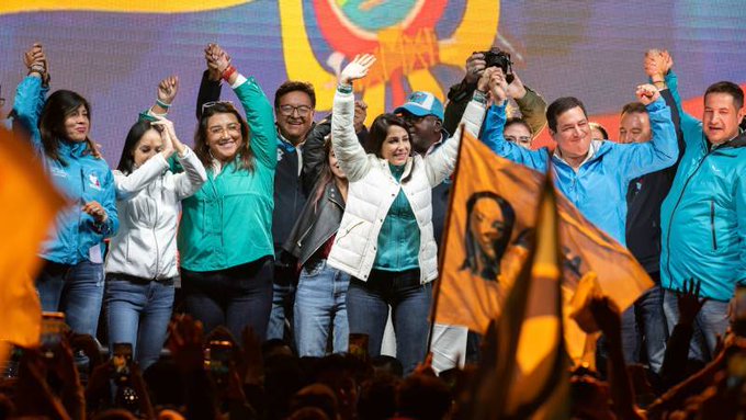 Ekvador başkanlık seçimlerinde Solcu aday Luisa Gonzalez ile iş insanı Daniel Noboa ikinci tura kaldı