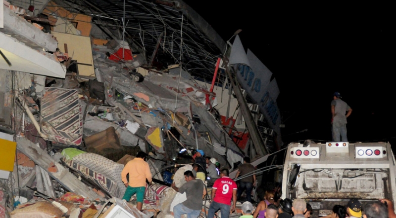 Ekvador'da deprem! 77 ölü...