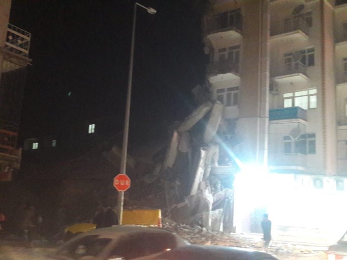 Elazığ İl Genel Meclisi Üyesi Cuma Telçeken: Maden ilçesinde çöken binada 6-7 kişi halen enkaz altında