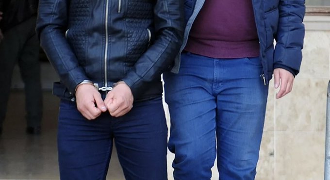 Elazığ'da 18 yaşındaki kız arkadaşını bıçaklayarak öldürdüğü belirtilen zanlı tutuklandı