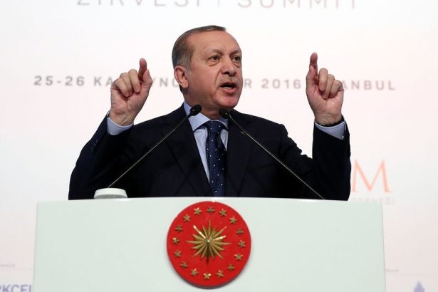 Erdoğan: Ezan tartışmalarını tehlikeli buluyorum