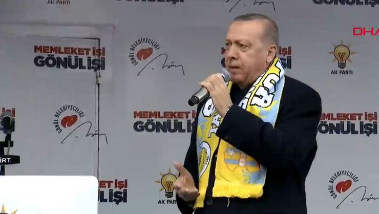 Erdoğan, hapse girmesine neden olan şiiri Siirt'te yeniden okudu: Minareler süngü, kubbeler miğfer