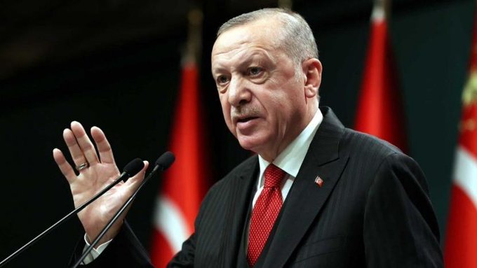 Erdoğan'dan Ahmet Şık'a: Bu zat zaten teröristin tekidir, kendi paçasını kurtarmaya baksın