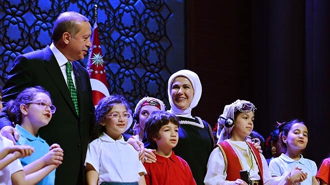Erdoğan'dan çocuklara: Bomba yüklü uçaklardan korkmayın!