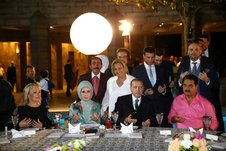 Erdoğan'dan sanatçılara iftar daveti