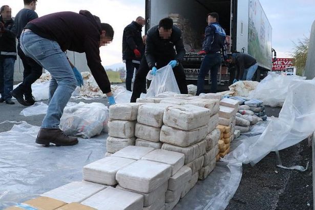 Erzincan'da 1 ton 271 kilogram eroin ele geçirildi