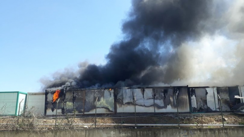 Esenler'de inşaat işçilerinin kaldığı konteynerlerde yangın 