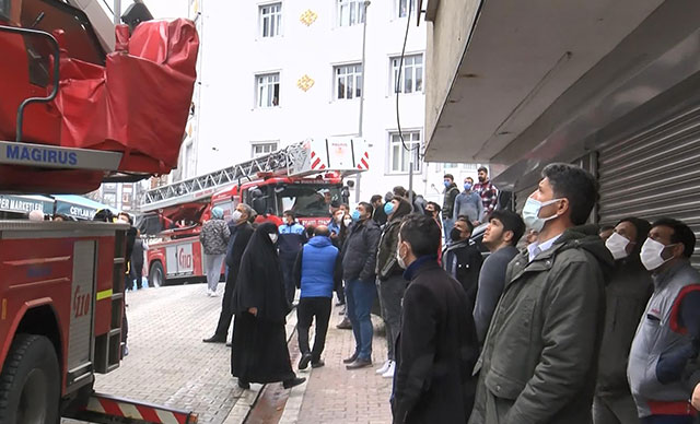Esenyurt'ta yangın: Mahsur kalan 7 kişi kurtarıldı 