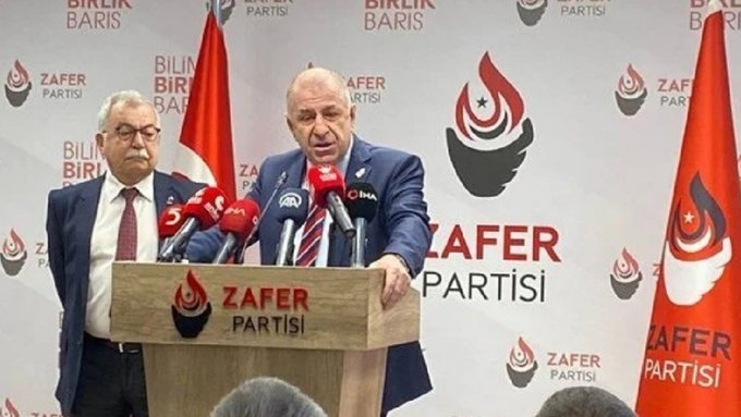 Eski bakan Şükrü Sina Gürel CHP'den istifa edip Zafer Partisi'ne katıldı 