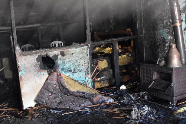 Evde yangın çıktı: 4 kardeş yaşamını yitirdi