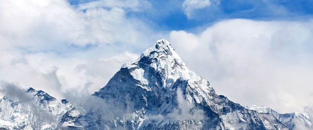 Everest'te 15 günde 3 ton çöp toplandı