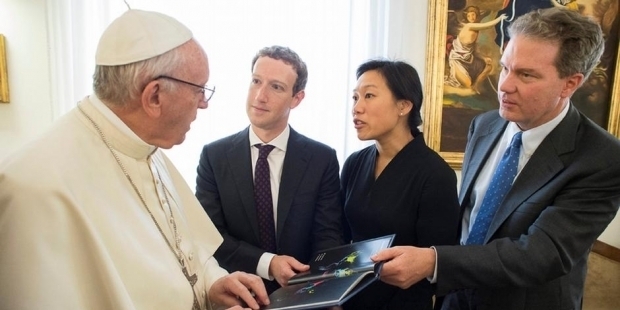 Facebook kurucusu Mark Zuckerberg, Papa'yı ziyaret etti!