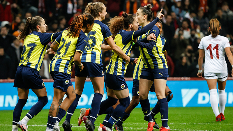 Fenerbahçe, Galatasaray'ı 7-0 yendi