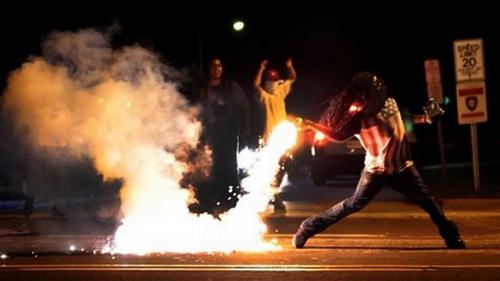 Fergusonda isyan büyüyor!