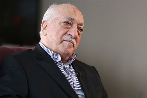 Fethullah Gülen: En tehlikeli şey, münafıkı Müslüman göstermesidir!