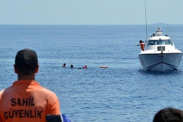 'FETÖ mensubu' olduğu iddia edilen kişileri taşıyan bot alabora oldu