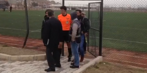 FETÖ'den aranan hakem, maçta gözaltına alındı