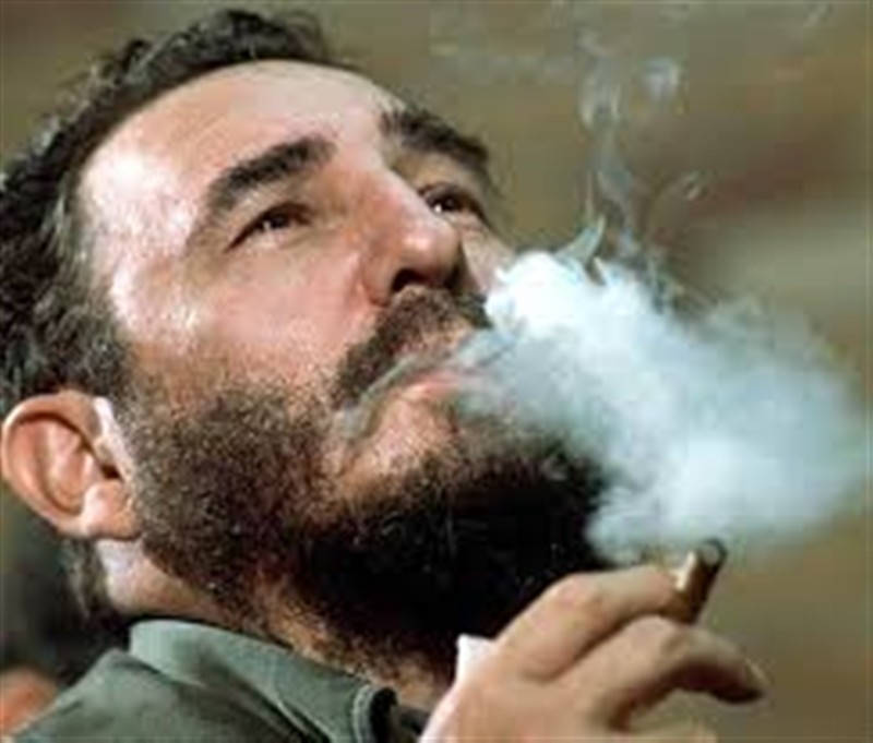 Fidel, Çipras'ı kutladı!